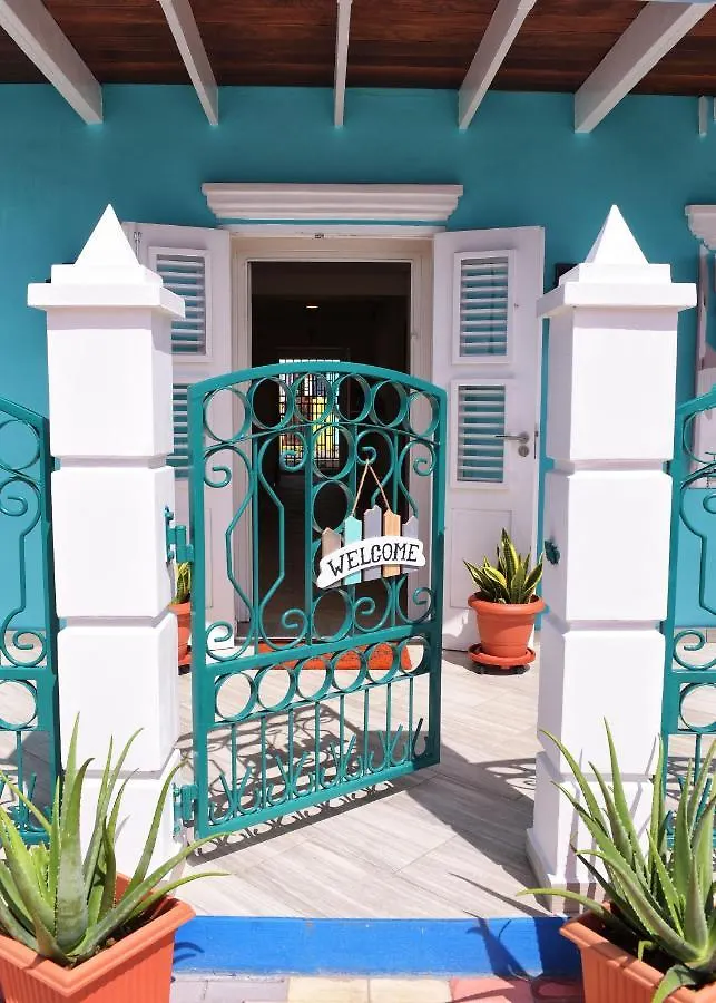 Turquoise B&B Willemstad Bed & Breakfast
